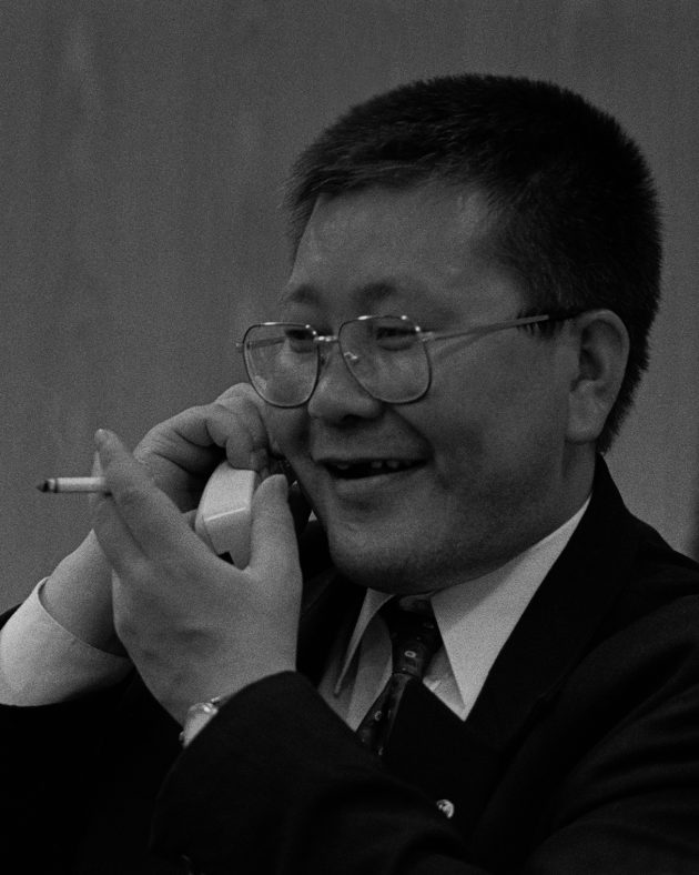 С.Зориг, 1996.07.01-ний үүрээр сонгуулийн дүн гарч байх үе. .